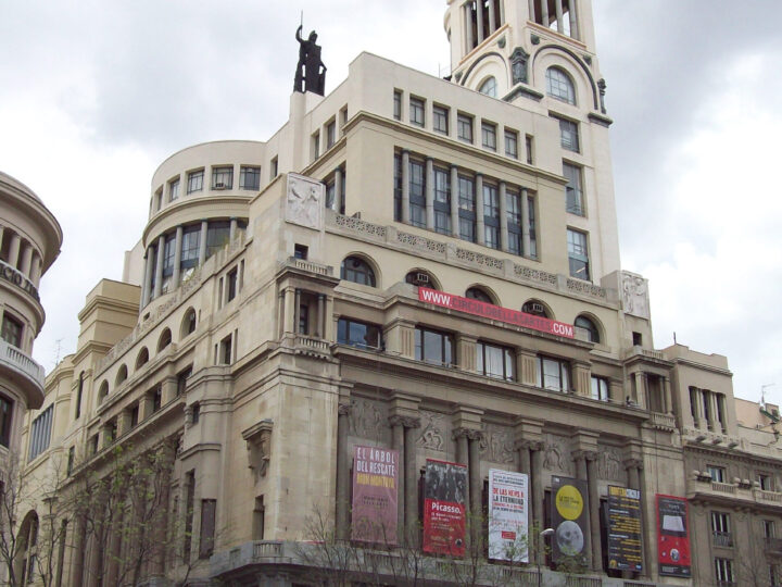 Edificio del Círculo de Bellas Artes en la calle Alcalá de Madrid