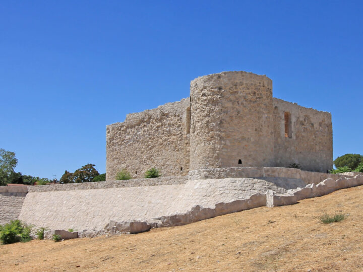 Restos restaurados del Castillo de la Alameda en Madrid
