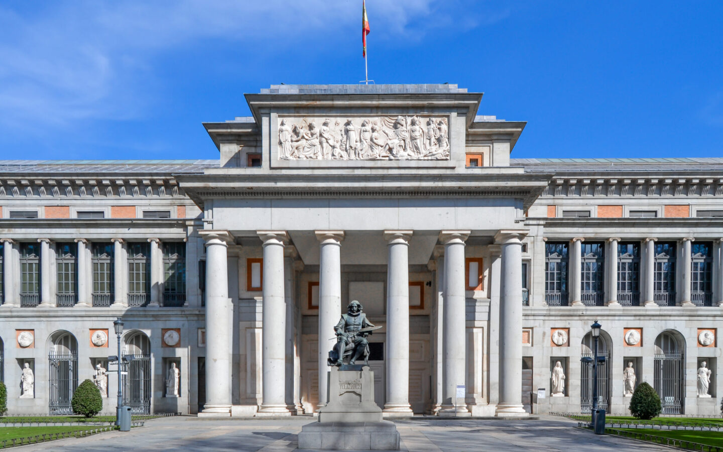 Fachada principal del Museo Nacional del Prado en Madrid