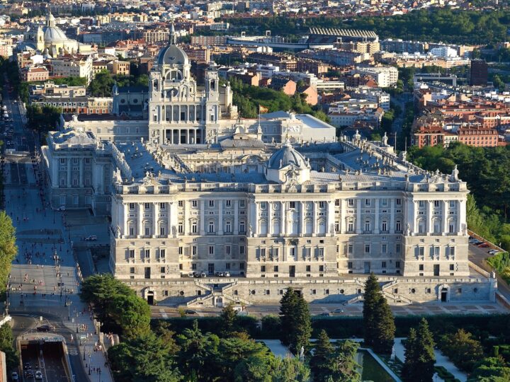 Fachada del Palacio Real de Madrid vista desde la Plaza de Oriente