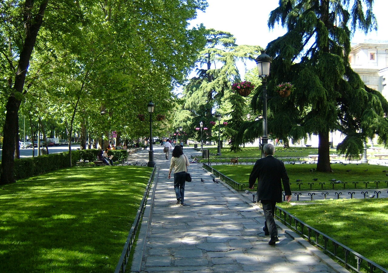 Paseo del Prado y sus jardines históricos en Madrid