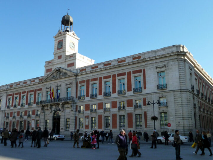 Fachada de la Real Casa de Correos en Puerta del Sol