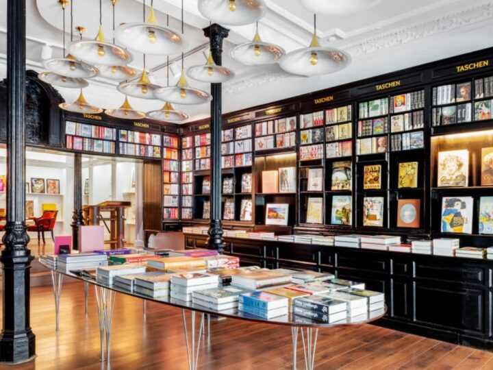 Interior de la tienda Taschen de Madrid
